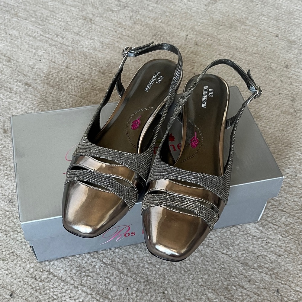 ✨2/$5✨ Ros Hommerson Metallic Slingback Heels - Picture 2 of 8